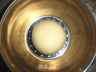 红烧牛肉手擀面的做法步骤：1
