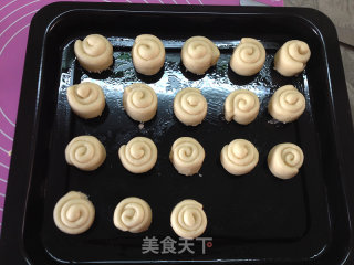 脆底蜂蜜小面包的做法步骤：12