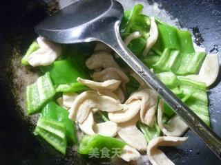 大豆蛋白炒尖椒的做法步骤：4