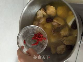 猴头菇山药炖土鸡汤的做法步骤：12