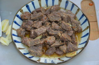 杏鲍菇牛肉丁的做法步骤：4