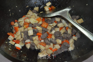 杏鲍菇牛肉丁的做法步骤：7