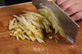 榨菜肉丝—自动烹饪锅食谱的做法步骤：1