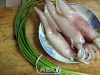 养生从食疗做起---咖喱鱿鱼的做法步骤：1