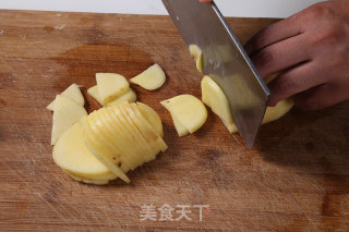 干锅土豆片的做法步骤：1