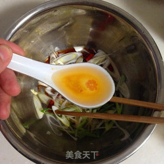 炝拌海蜇萝卜丝的做法步骤：5