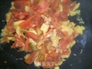 简易午餐—番茄鸡蛋炒面的做法步骤：4
