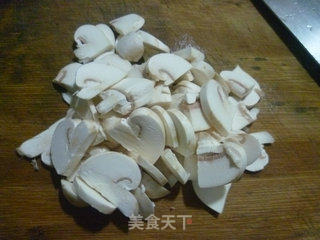 雪菜蘑菇蚕豆羹的做法步骤：2