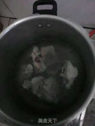 美味自制酱骨架的做法步骤：3