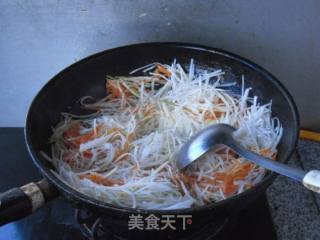 胡萝卜炒芥菜疙瘩的做法步骤：5