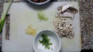 娃娃菜肉丸汤的做法步骤：2