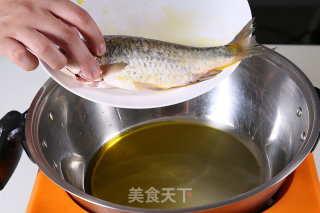 鲫鱼汤—自动烹饪锅食谱的做法步骤：1