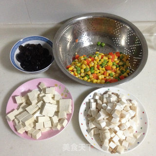 五彩杂蔬丁的做法步骤：1
