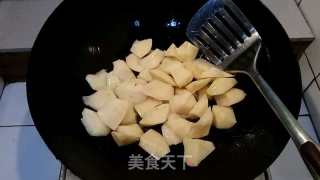 番茄牛肉砂锅的做法步骤：3