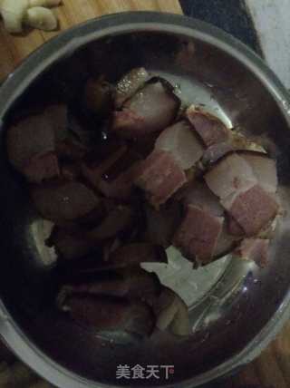 香干炒腊肉的做法步骤：1