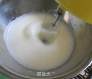 好吃易做的天使蛋糕卷  不油腻有弹性非常爽口的做法步骤：2