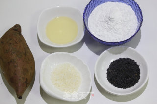 红薯饼金典做法（烤箱烤红薯饼）的做法步骤：1