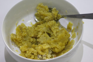 红薯饼金典做法（烤箱烤红薯饼）的做法步骤：2