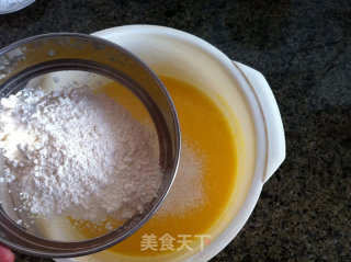 抹茶花纹戚风蛋糕的做法步骤：3