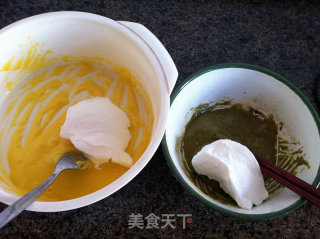 抹茶花纹戚风蛋糕的做法步骤：9