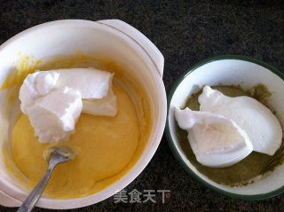 抹茶花纹戚风蛋糕的做法步骤：11
