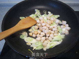 油条入菜--扇贝油条的做法步骤：8