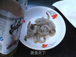 蒜油粉丝蒸虾仁的做法步骤：2