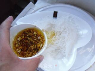 蒜油粉丝蒸虾仁的做法步骤：6