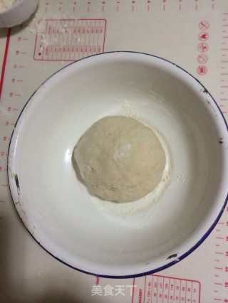 韭菜盒子的做法步骤：1