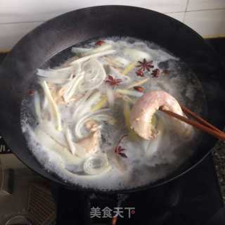 酱鸡脖的做法步骤：1