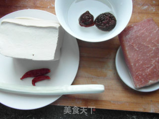 肉末香菇豆腐的做法步骤：1