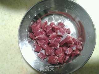 西红柿牛肉清汤的做法步骤：1