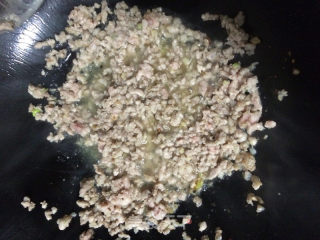 榨菜肉末茄丁面的做法步骤：5