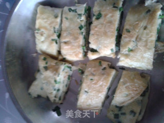 韭菜鸡蛋饼的做法步骤：7