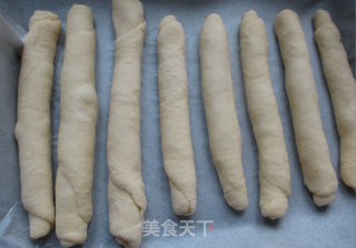 蓝莓果酱牛奶排包的做法步骤：10