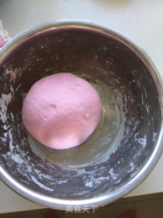 粉红爱心披萨的做法步骤：3