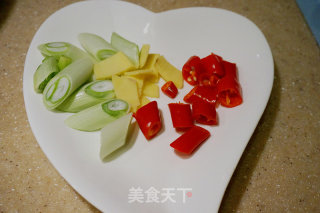 葱爆牛肉的做法步骤：2