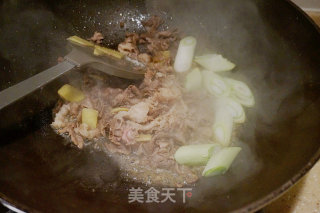 葱爆牛肉的做法步骤：6