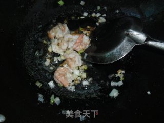 虾仁煮面的做法步骤：4