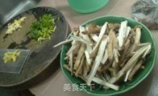 丝瓜炒荔枝菌的做法步骤：5