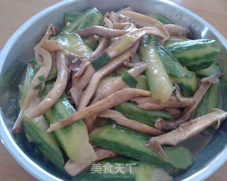 丝瓜炒荔枝菌的做法步骤：9