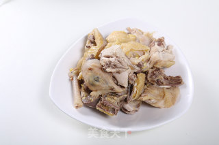 花椒松茸鸡汤的做法步骤：2