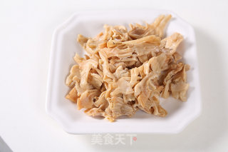 蛏干猪蹄汤的做法步骤：2