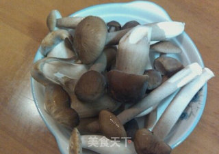 荔枝菌冬瓜汤的做法步骤：1