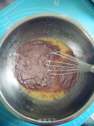 红丝绒杯子蛋糕的做法步骤：3