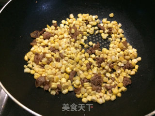 玉米炒碎肉----减肥的食谱的做法步骤：5
