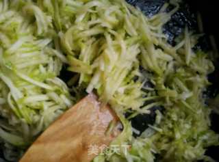 醋炒西葫芦（角瓜）的做法步骤：4