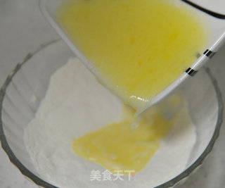 像云朵一样柔软的蛋糕【香橙乳酪烫面戚风】的做法步骤：4