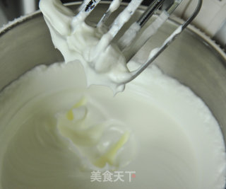 像云朵一样柔软的蛋糕【香橙乳酪烫面戚风】的做法步骤：5