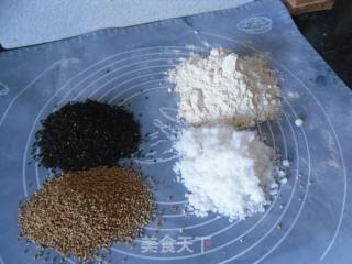 芝麻饼的做法步骤：1